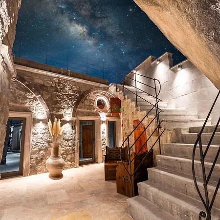 Проживание в семье Panorama House Аванос