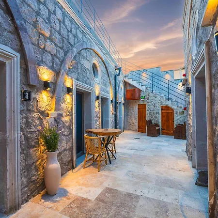 Panorama House *